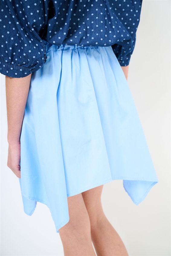 MINIGONNA A PUNTE CON MANICHE IN VITA