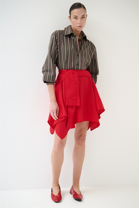 MINIGONNA A PUNTE CON MANICHE IN VITA