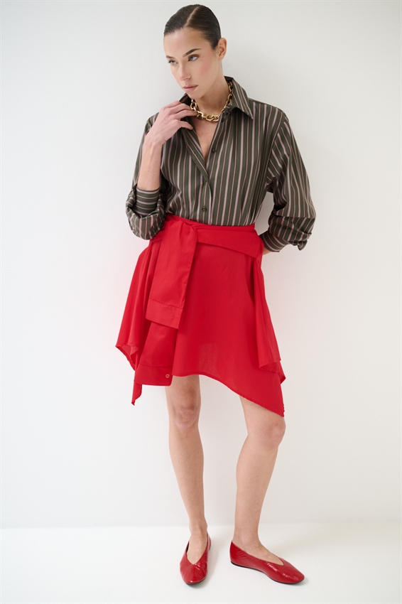 MINIGONNA A PUNTE CON MANICHE IN VITA ROSSO