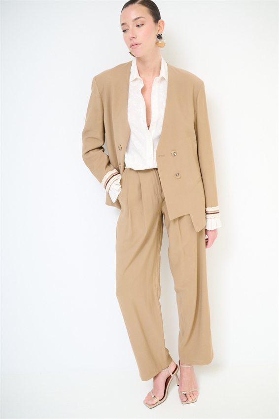 PANTALONE CON PASSAMANERIA IN VITA NOCCIOLA