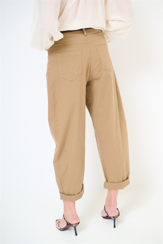 PANTALONE BALLOON CON CINTURA CAMMELLO