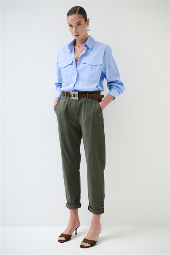 PANTALONE CHINO CON CINTURA