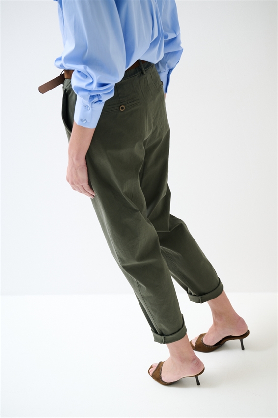 PANTALONE CHINO CON CINTURA VERDE MILITARE