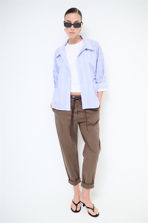 PANTALONE CHINO CON CINTURA MORO