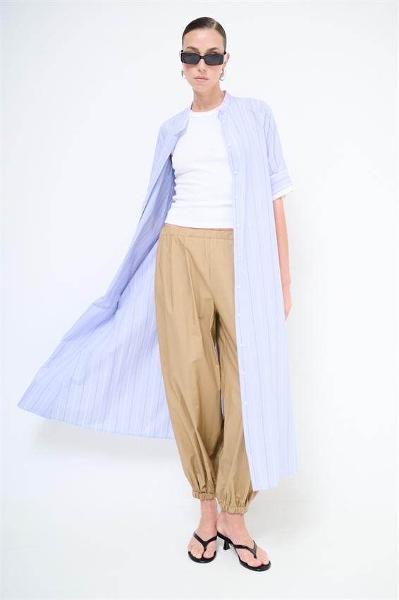 PANTALONE IN TELA PARACADUTE CON ELASTICO CAMMELLO