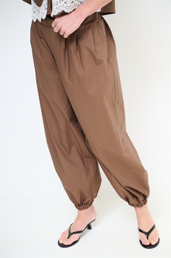 PANTALONE IN TELA PARACADUTE CON ELASTICO MORO