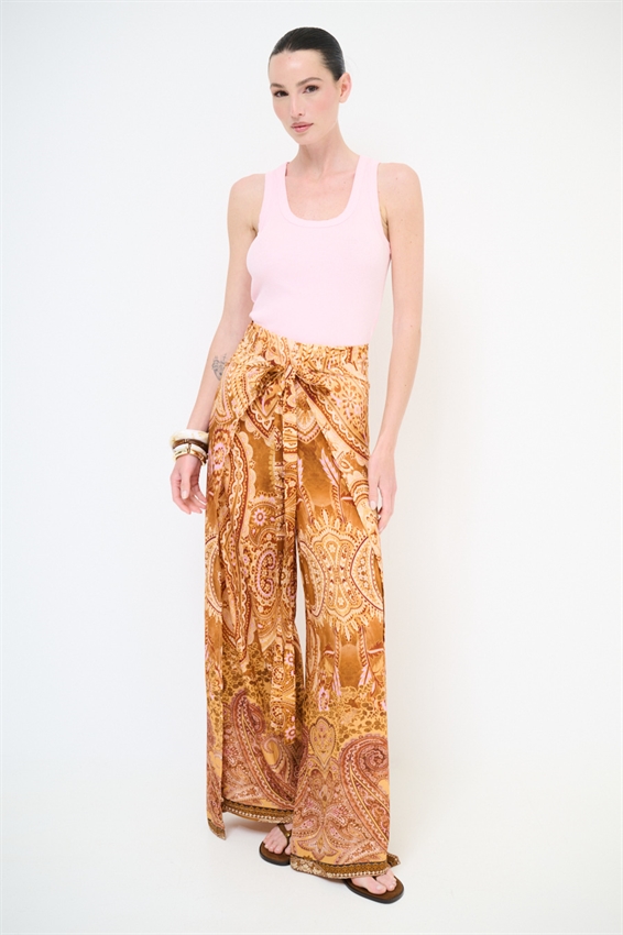 PANTAGONNA CON NODO DAVANTI A FANTASIA