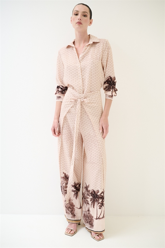 PANTAGONNA CON NODO DAVANTI A FANTASIA