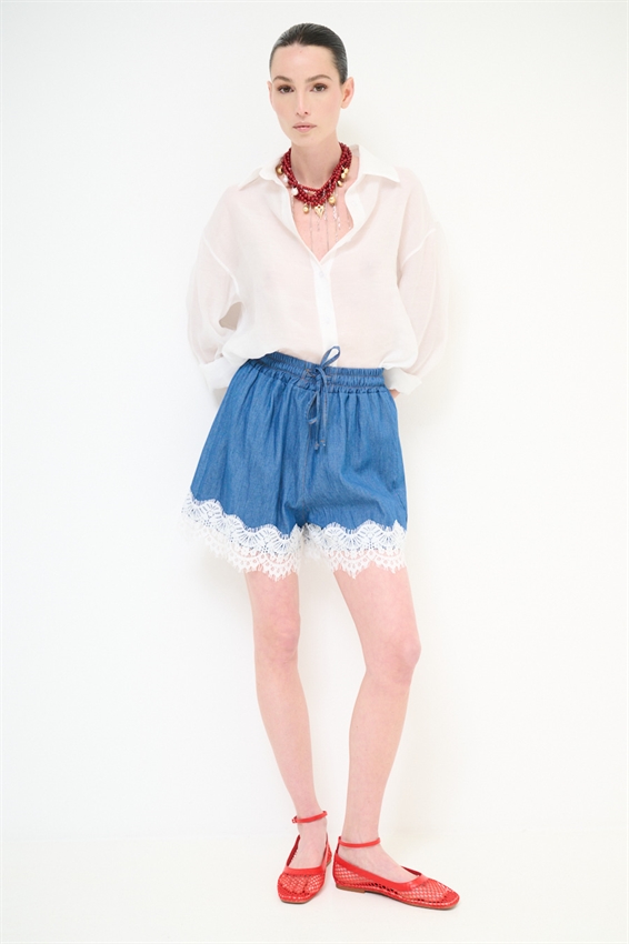 SHORTS DENIM CON MACRAME FONDO