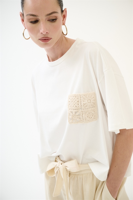 T-SHIRT BASIC CON TASCHINO MACRAME