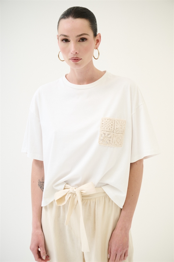 T-SHIRT BASIC CON TASCHINO MACRAME