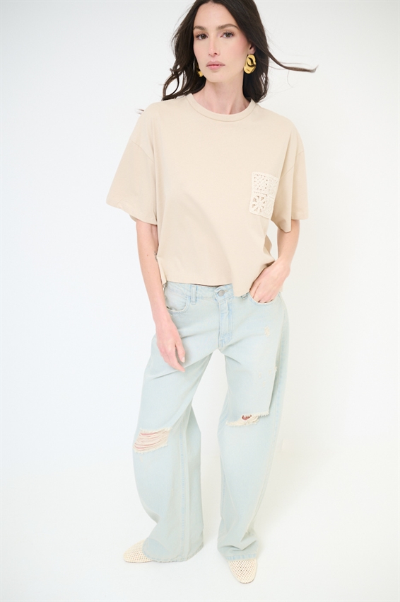 T-SHIRT BASIC CON TASCHINO MACRAME