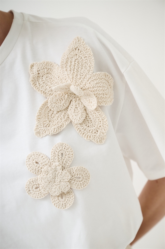 T-SHIRT DOPPIO FIORE RICAMO