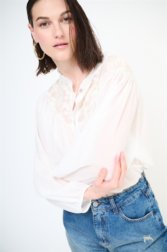 CAMICIA COLLO COREANA CON INSERTO MACRAME