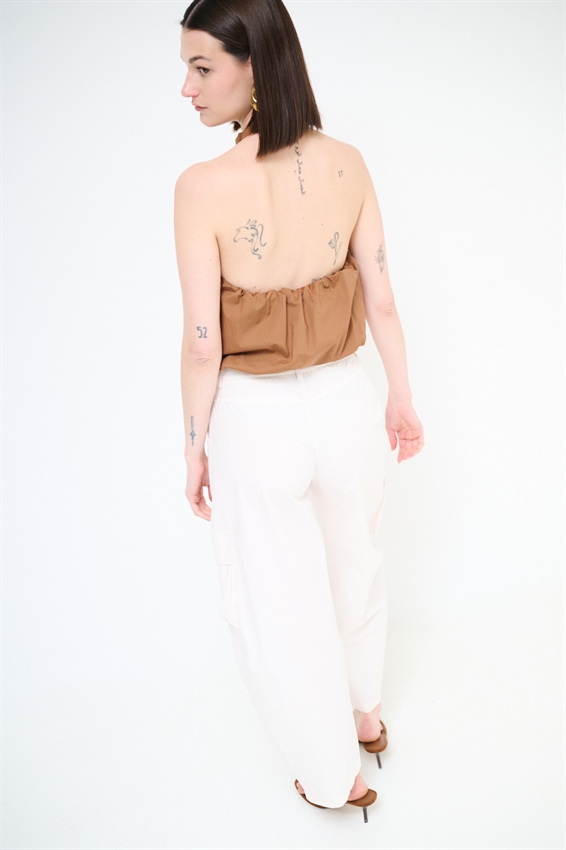 PANTALONE CON TASCONI