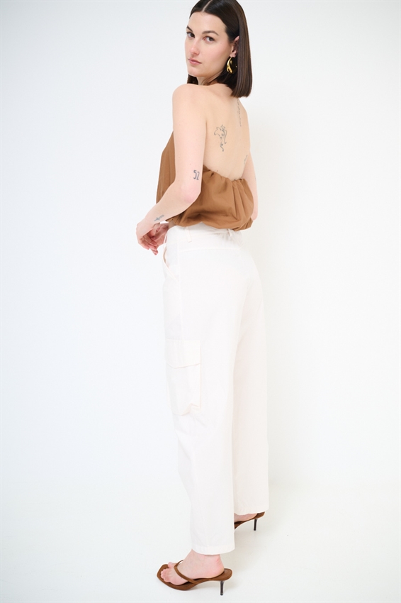 PANTALONE CON TASCONI