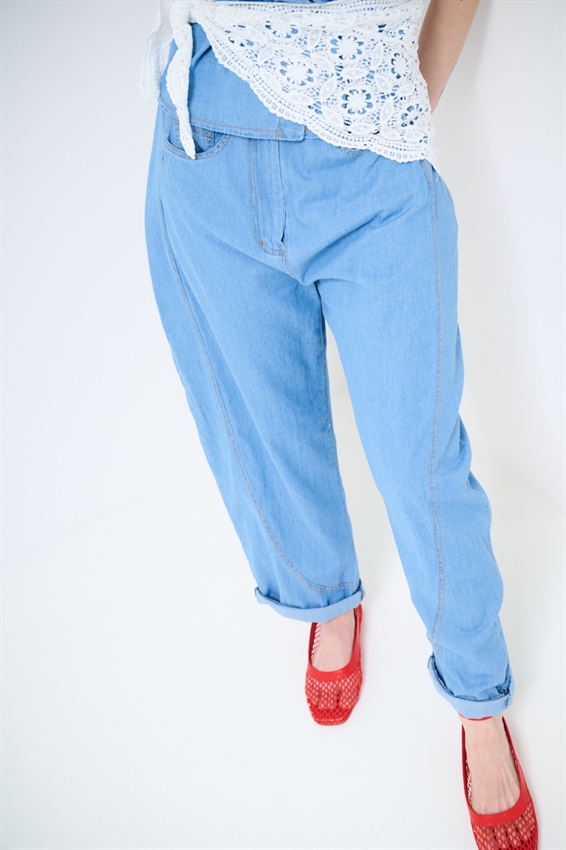 PANTA BALLOON CON CINTURA IN DENIM