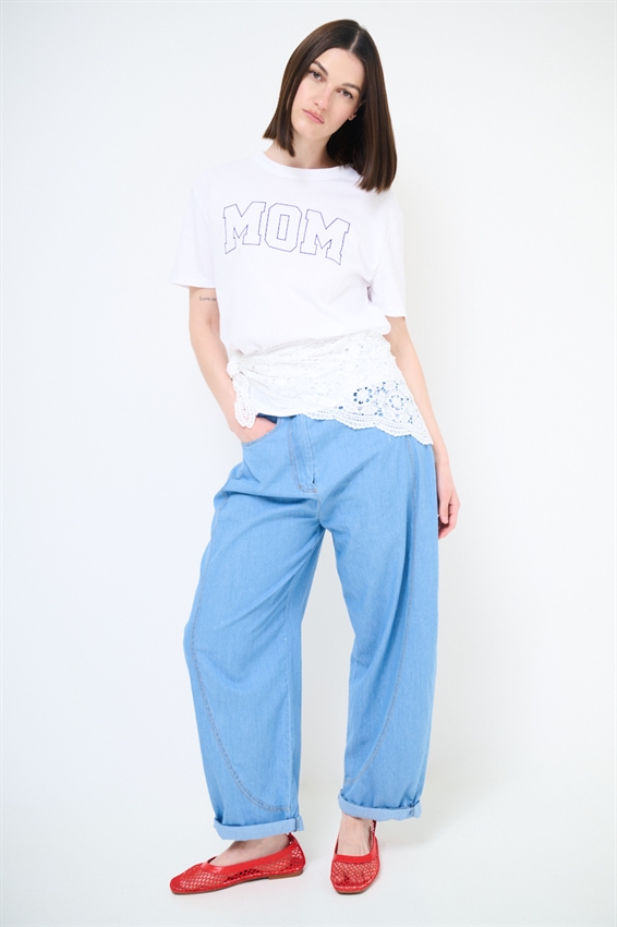 T-SHIRT REGULAR CON STAMPA MOM EST. 2024