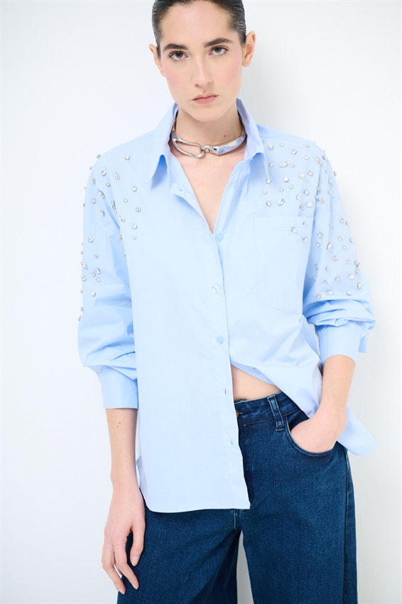 CAMICIA OVER CON CASTONI CELESTE