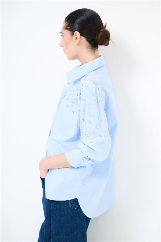 CAMICIA OVER CON CASTONI CELESTE