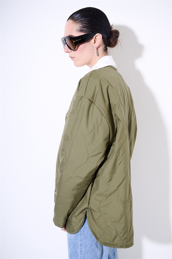 GIACCA TRAPUNTATA CON BOTT. AUTOMATICI VERDE MILITARE