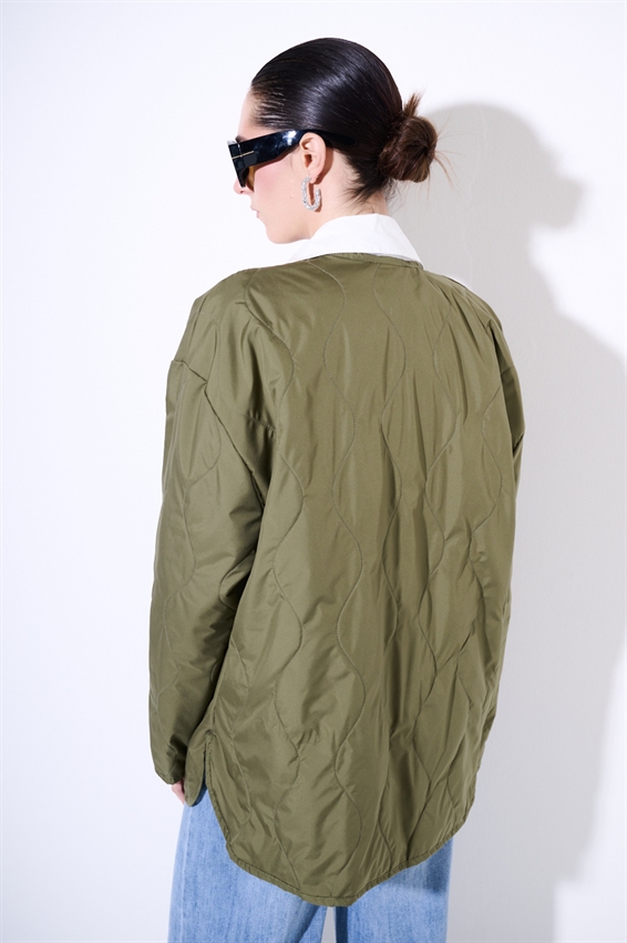 GIACCA TRAPUNTATA CON BOTT. AUTOMATICI VERDE MILITARE