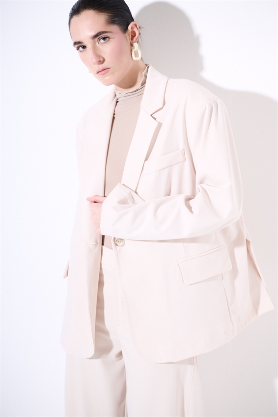 GIACCA OVER MONOPETTO CON TASCHE PATTINE BURRO