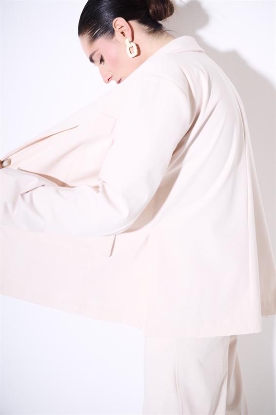 GIACCA OVER MONOPETTO CON TASCHE PATTINE BURRO