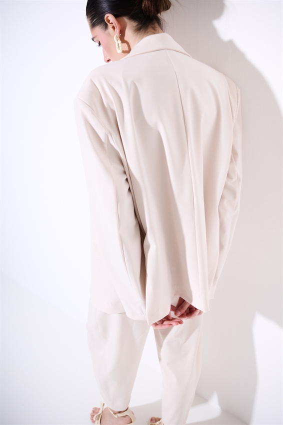 GIACCA OVER MONOPETTO CON TASCHE PATTINE BURRO