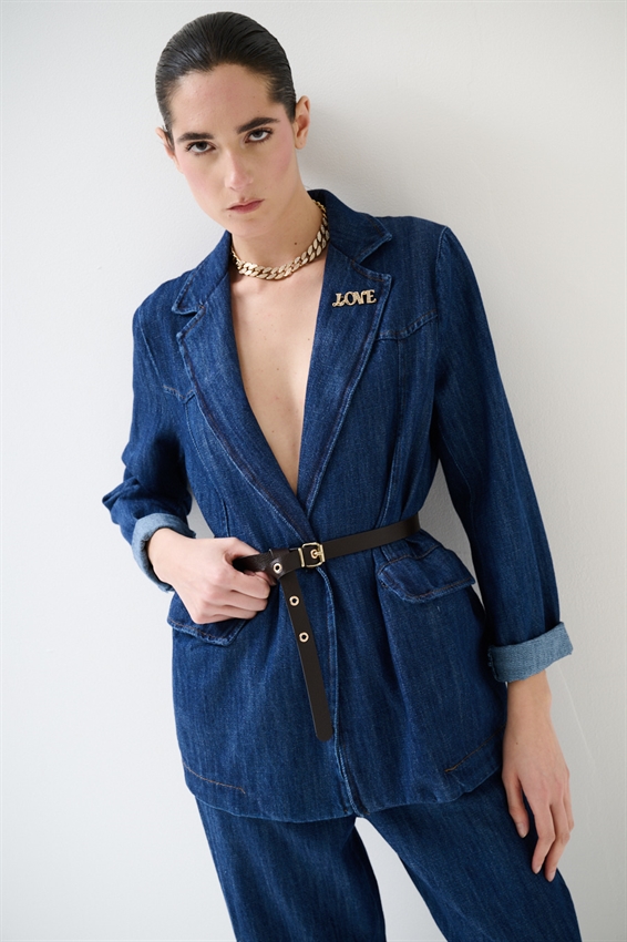 GIACCA CON PATTINE E CINTURA SOTTILE CON LUMINELLI BLU