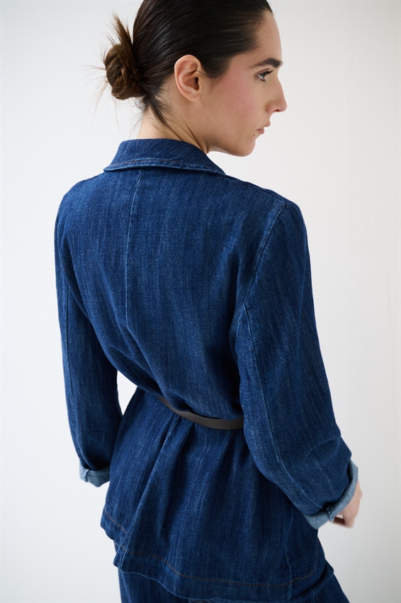 GIACCA CON PATTINE E CINTURA SOTTILE CON LUMINELLI BLU