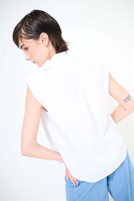 CAMICIA SMANICATA CON SPALLINI
