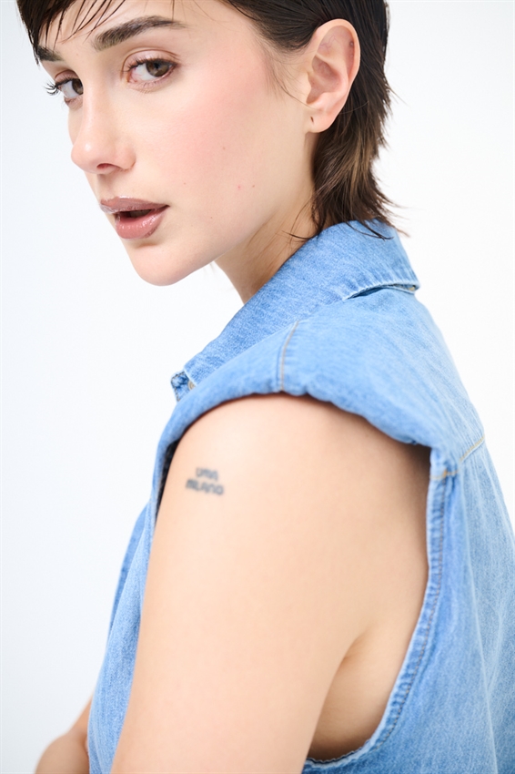 CAMICIA DENIM CON SPALLINI