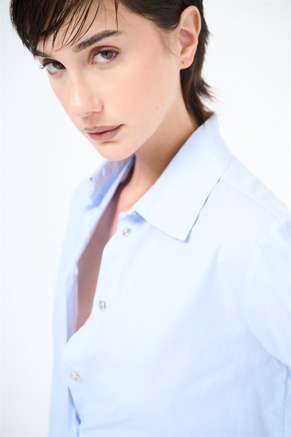 CAMICIA OVER IN TELA CON SPACCO DIETRO