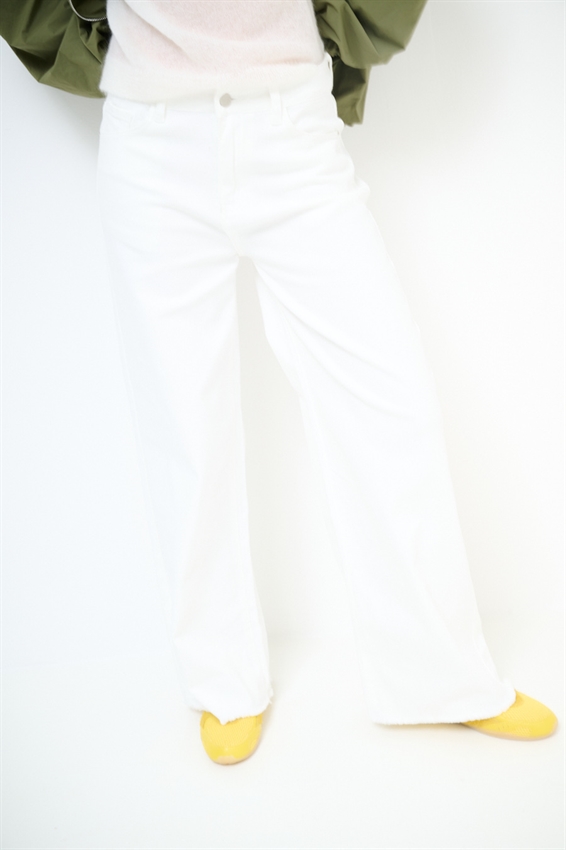 JEANS A PALAZZO BIANCO