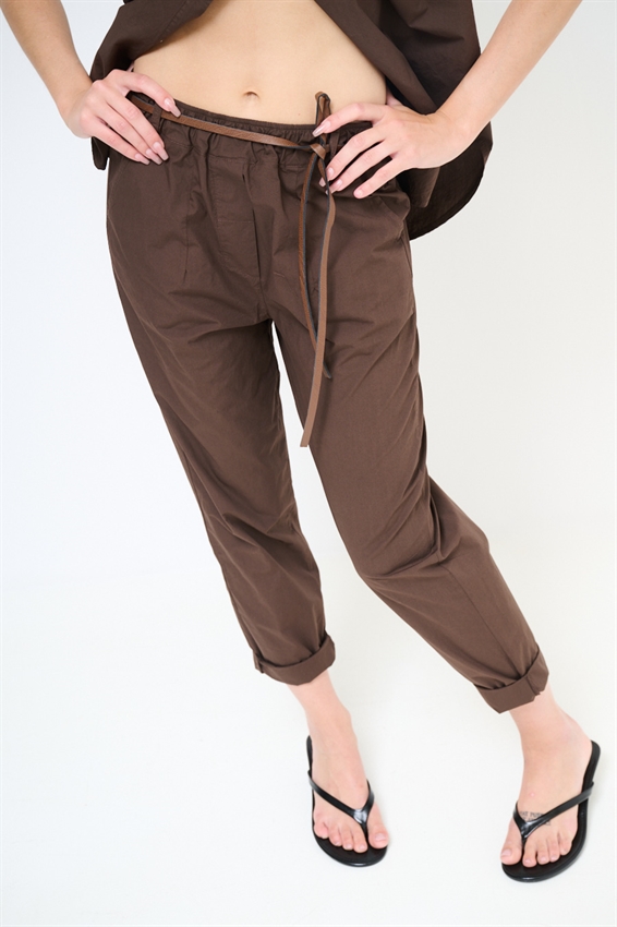 PANTA BASIC IN TELA CON TASCA DIETRO + CINTURA