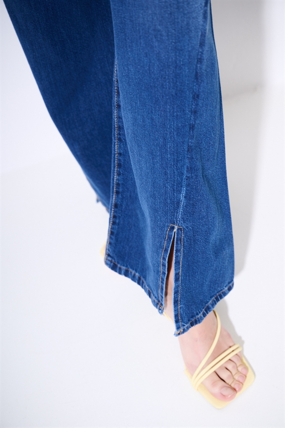 JEANS DRITTO CON SPACCHI BLU MEDIO