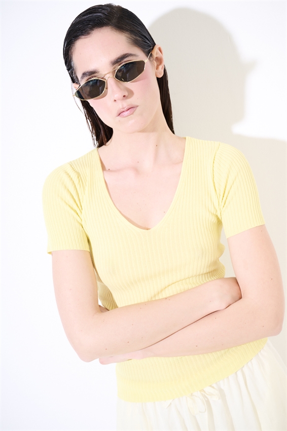 MAGLIA SCOLLO V A COSTINE E MEZZA MANICA GIALLO