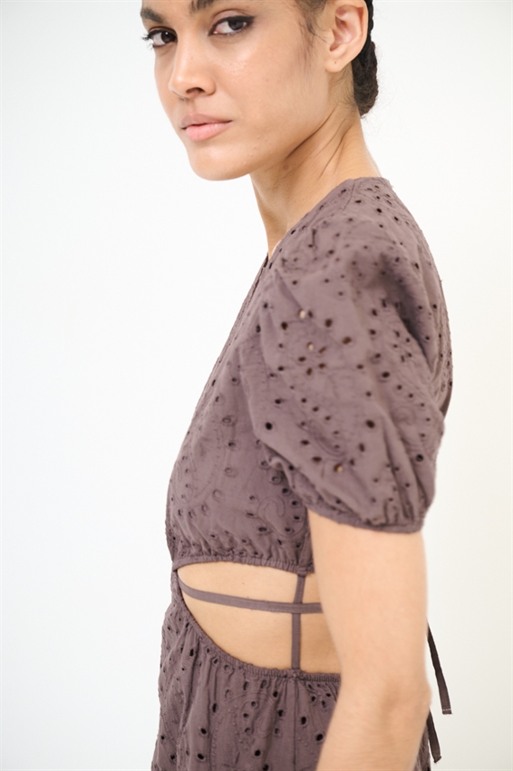 ABITO CORTO CUT OUT SANGALLO