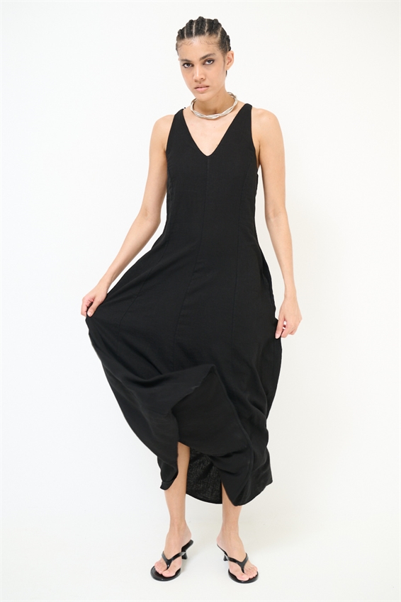 ABITO LUNGO CON MACRAME DIETRO