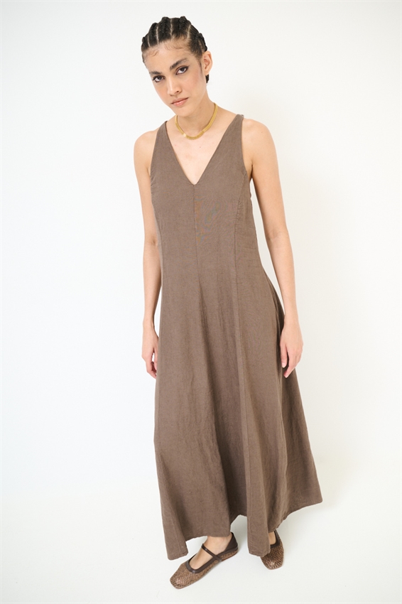 ABITO LUNGO CON MACRAME DIETRO