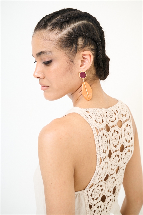 ABITO LUNGO CON MACRAME DIETRO