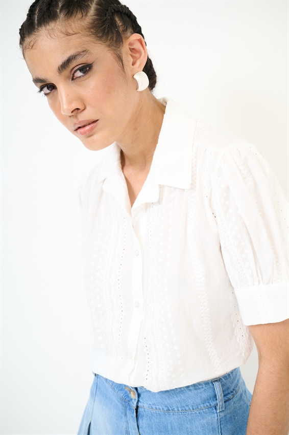 CAMICIA IN SANGALLO CON MANICA BOMBOLINO