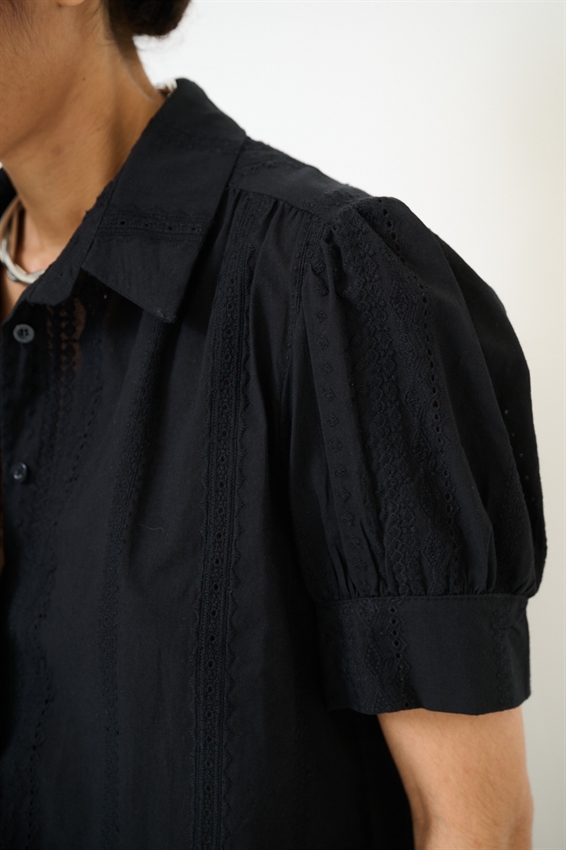 CAMICIA IN SANGALLO CON MANICA BOMBOLINO