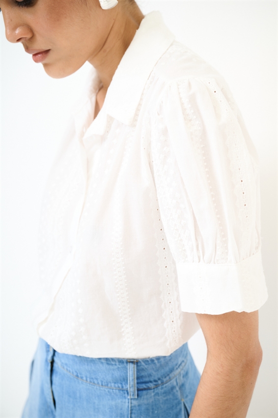 CAMICIA IN SANGALLO CON MANICA BOMBOLINO