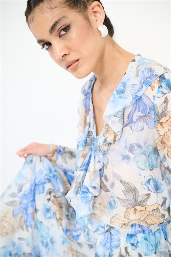 BLUSA CON VOLANT A FANTASIA