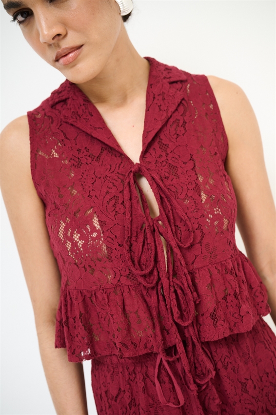 GILET IN PIZZO CON LACCI