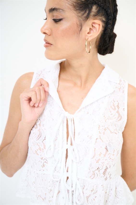 GILET IN PIZZO CON LACCI