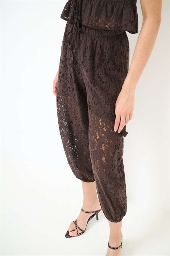 PANTA IN PIZZO CON TASCONI