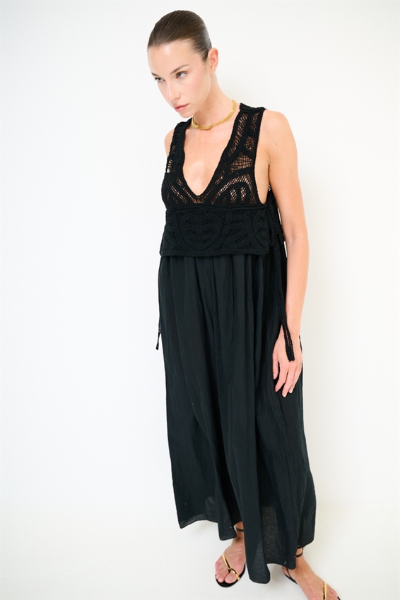 ABITO LUNGO IN MUSSOLA + TOP MACRAME